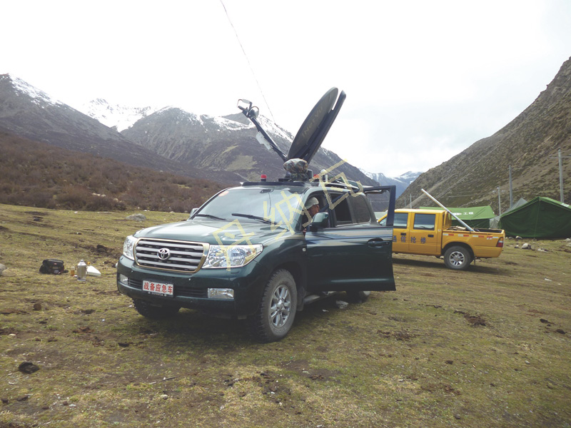 丰田陆地巡洋舰4700通信车